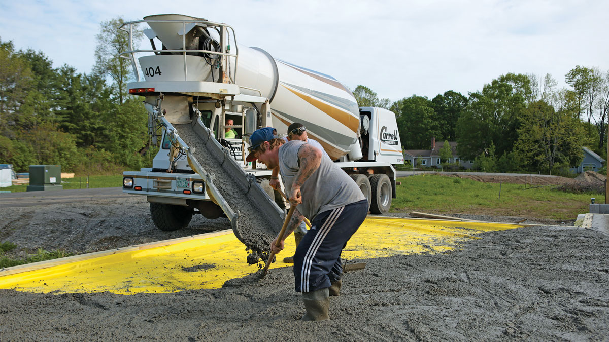 Front-discharge truck
